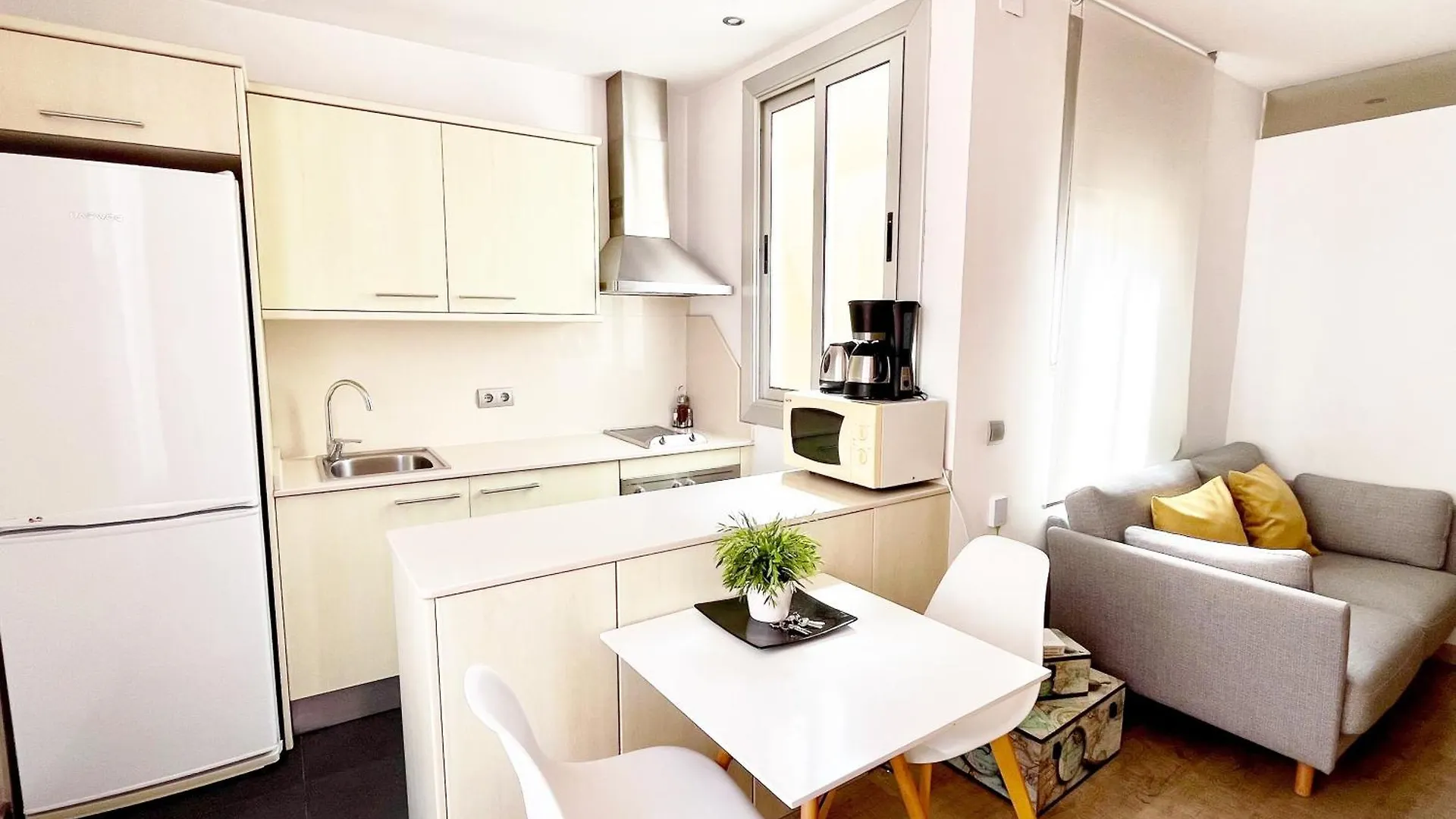 Feelathome Center Apartments Barcelona