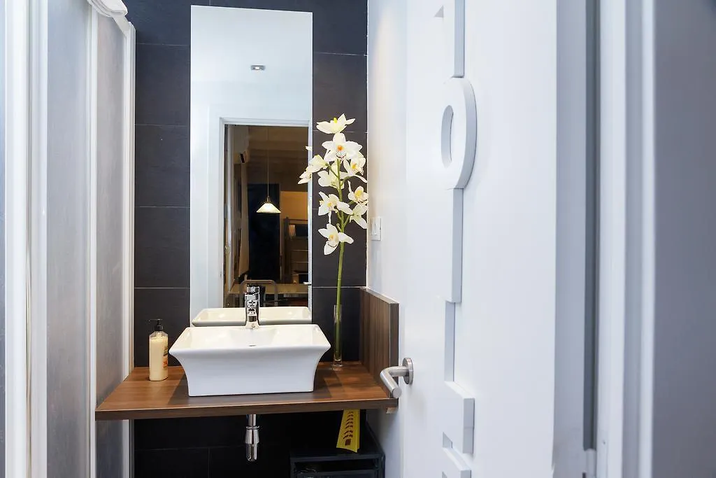 Feelathome Center Apartments Barcelona